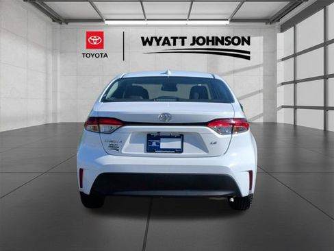 Used 2024 Toyota Corolla LE FWD image 4