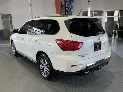 Used 2018 Nissan Pathfinder SV image 37