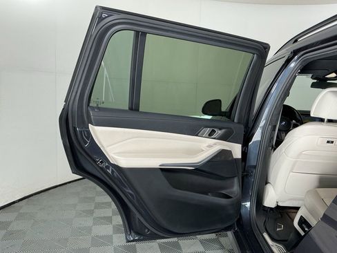 Certified 2022 BMW X7 xDrive40i w/ M Sport Package image 27