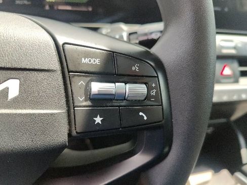 Used 2025 Kia K4 FWD image 23