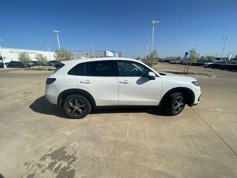 Used 2024 Honda HR-V EX-L image 10