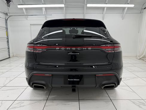 Certified 2025 Porsche Macan image 13