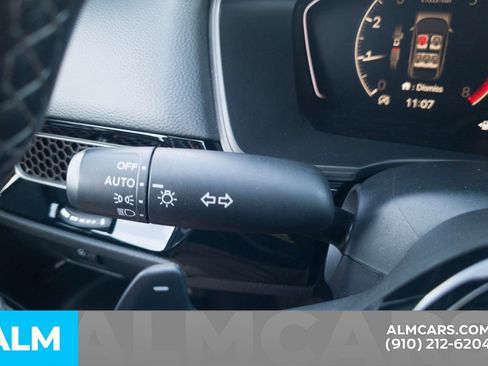 Used 2025 Honda Civic Sport image 31