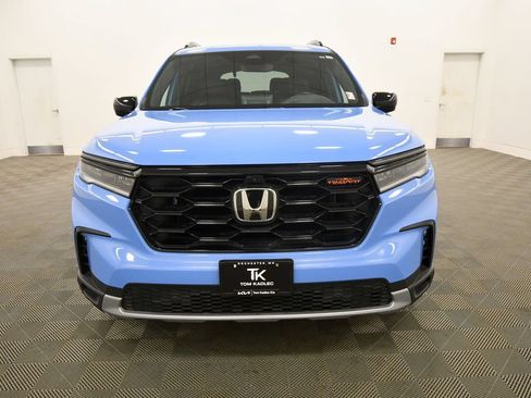 Used 2024 Honda Pilot TrailSport image 11