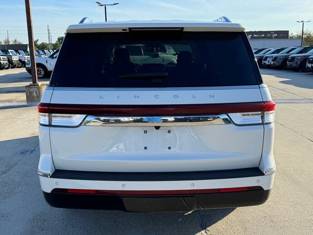 Used 2023 Lincoln Navigator L Reserve AWD/4WD image 4