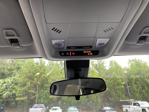 Used 2024 Chevrolet Equinox LS FWD image 31