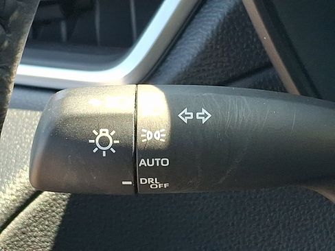 Used 2024 Toyota Corolla Cross SE w/ Moonroof Package image 27