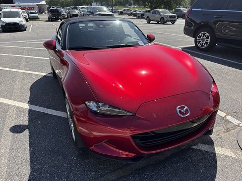 Used 2022 MAZDA MX-5 Miata Grand Touring w/ Weather Package image 12