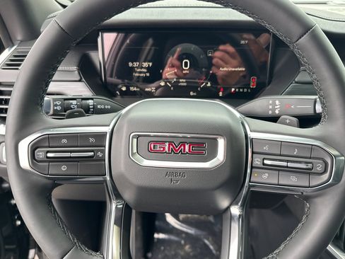 New 2025 GMC Acadia Elevation image 24