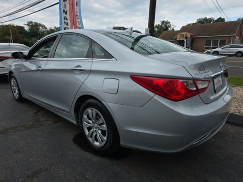 Used 2011 Hyundai Sonata GLS FWD image 4