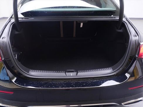 Used 2025 Mercedes-Benz E 350 Sedan image 29