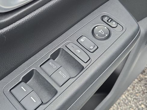 Used 2023 Honda CR-V EX image 16