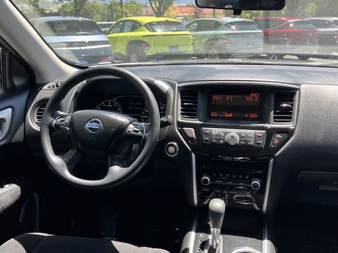 Used 2013 Nissan Pathfinder S AWD/4WD image 23