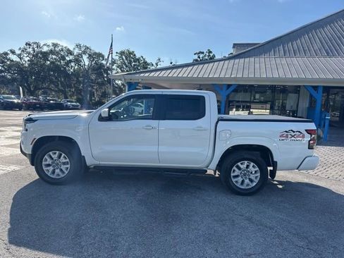 Used 2024 Nissan Frontier SV w/ SV Convenience Package AWD/4WD image 2
