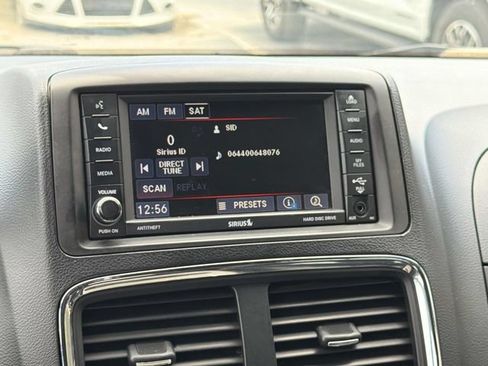 Used 2015 Dodge Grand Caravan SXT FWD image 15