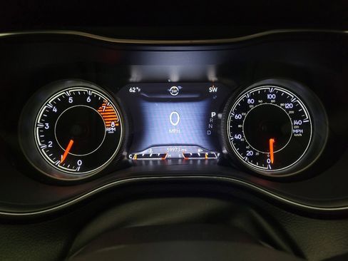 Used 2019 Jeep Cherokee Limited AWD/4WD image 23