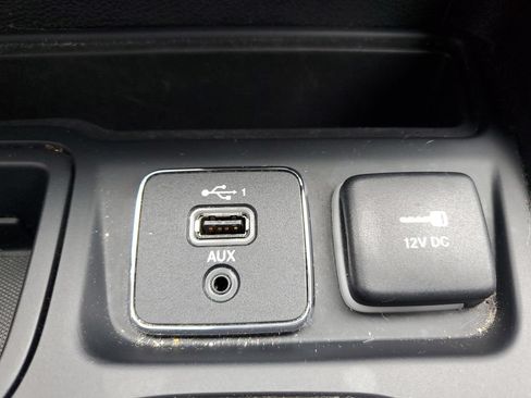 Used 2020 Jeep Cherokee Latitude FWD image 30