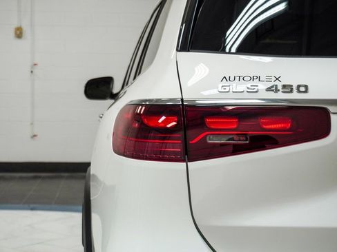 Used 2024 Mercedes-Benz GLS 450 4MATIC image 14