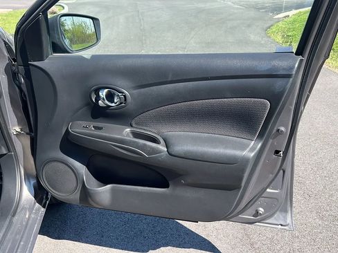 Used 2016 Nissan Versa SV FWD image 18