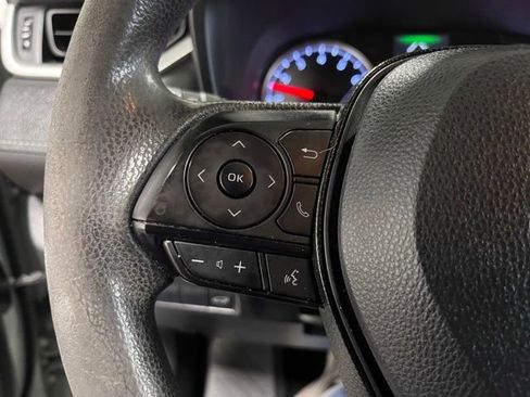 Used 2021 Toyota RAV4 XLE w/ Convenience Package FWD image 25