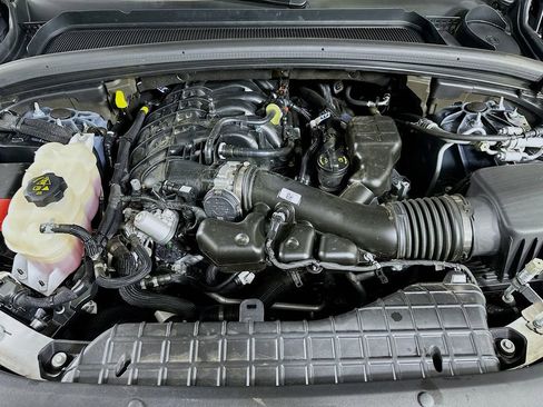 Used 2025 Jeep Grand Cherokee L Limited w/ Black Appearance Package image 9