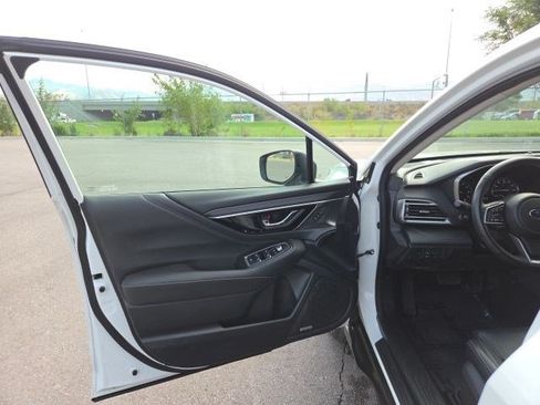 Used 2025 Subaru Outback Limited AWD/4WD image 10