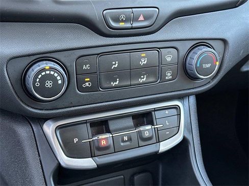 Certified 2024 GMC Terrain SLE image 22