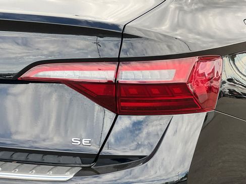 Used 2024 Volkswagen Jetta SE w/ Panoramic Sunroof Package FWD image 30