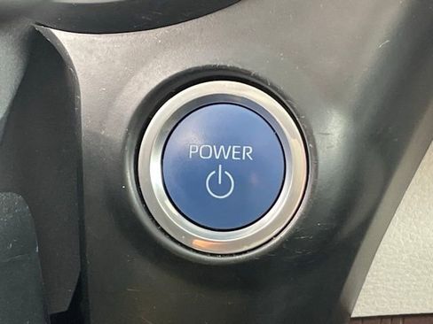 Used 2024 Toyota Sienna XLE image 19