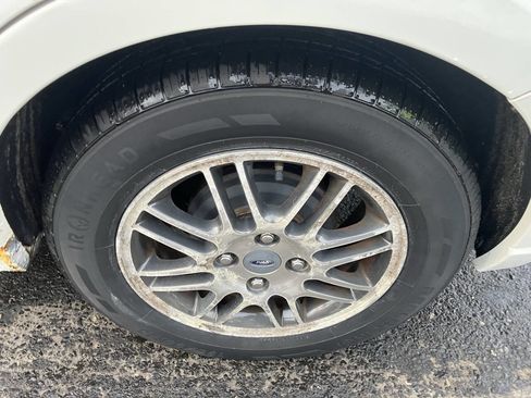 Used 2010 Ford Focus SE image 13