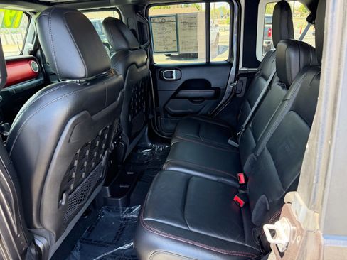 Used 2019 Jeep Wrangler Unlimited Rubicon AWD/4WD image 17