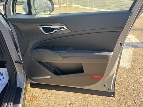 New 2026 Kia Sportage EX image 18