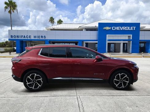 Used 2025 Chevrolet Equinox EV LT FWD image 2