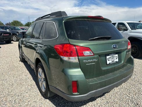 Used 2010 Subaru Outback 2.5i Premium AWD/4WD image 7