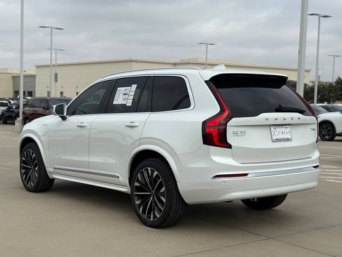 New 2026 Volvo XC90 T8 Plus w/ Protection Package Premier AWD/4WD image 6