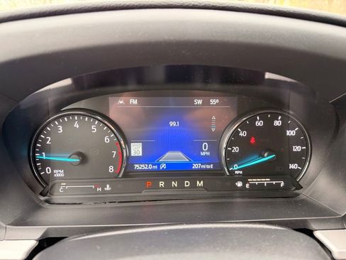 Used 2020 Ford Explorer XLT w/ Equipment Group 202A AWD/4WD image 14