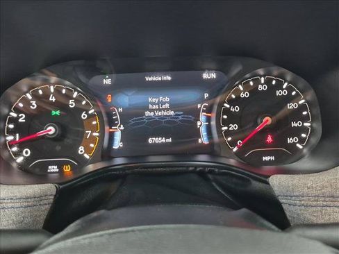 Used 2024 Jeep Compass Latitude AWD/4WD image 11