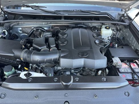 Used 2019 Toyota 4Runner SR5 AWD/4WD image 26