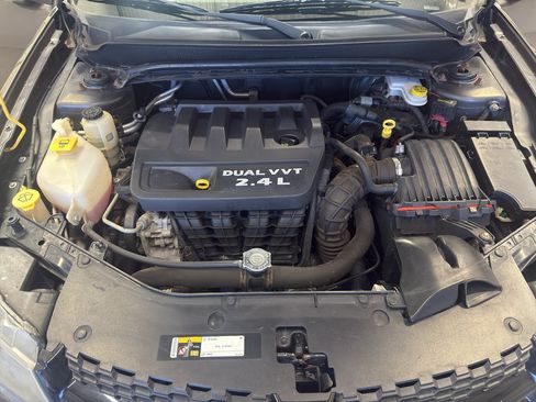 Used 2014 Dodge Avenger SE w/ Blacktop Package FWD image 30