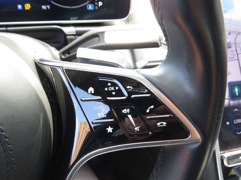 Used 2022 Mercedes-Benz S 500 4MATIC w/ AMG Line Package image 12