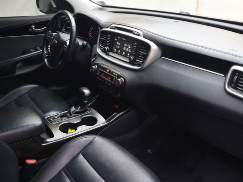 Used 2019 Kia Sorento EX AWD/4WD image 11