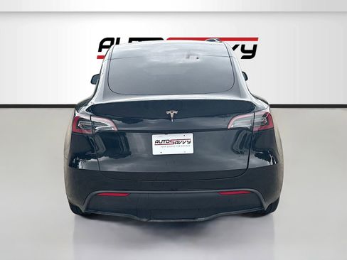 Used 2025 Tesla Model Y Long Range RWD image 6