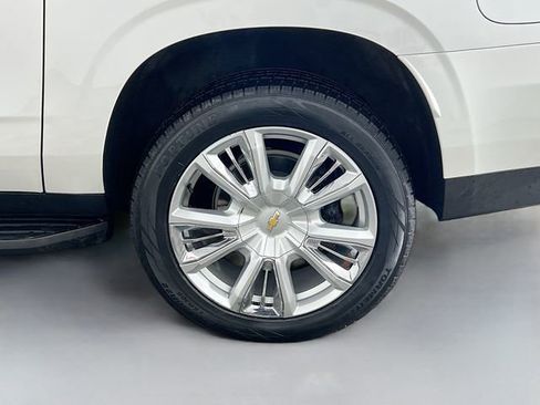 Used 2023 Chevrolet Suburban High Country image 39