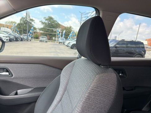Used 2022 Nissan Rogue SV FWD image 15