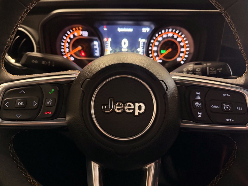 Used 2024 Jeep Wrangler Unlimited Sahara w/ Technology Group AWD/4WD image 19