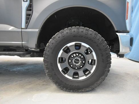 Used 2023 Ford F250 Lariat w/ Tremor Off-Road Package image 43