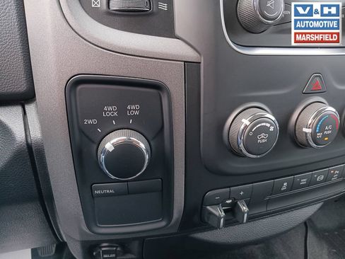 Used 2017 RAM 2500 Tradesman w/ Chrome Appearance Group AWD/4WD image 9