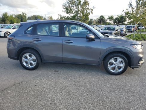 Used 2023 Honda HR-V LX image 3