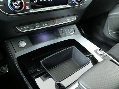 Used 2024 Audi Q5 e Premium Plus w/ Premium Plus Package image 66