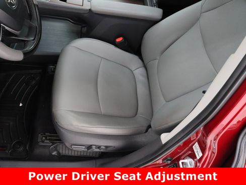 Certified 2021 Toyota Sienna XLE image 15